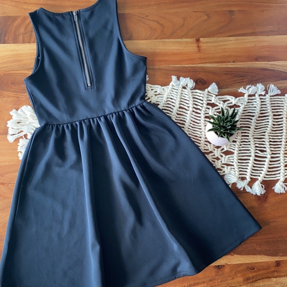 Garage dress (xs) - Picture 2 of 3